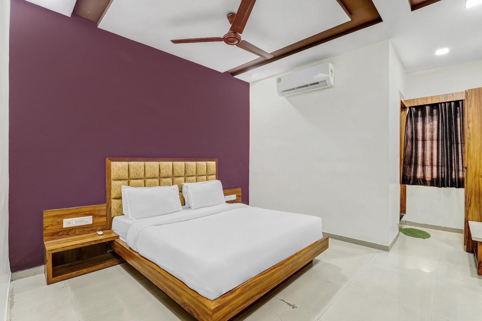 Capital O Maple View Hotel Naroda Екстериор снимка