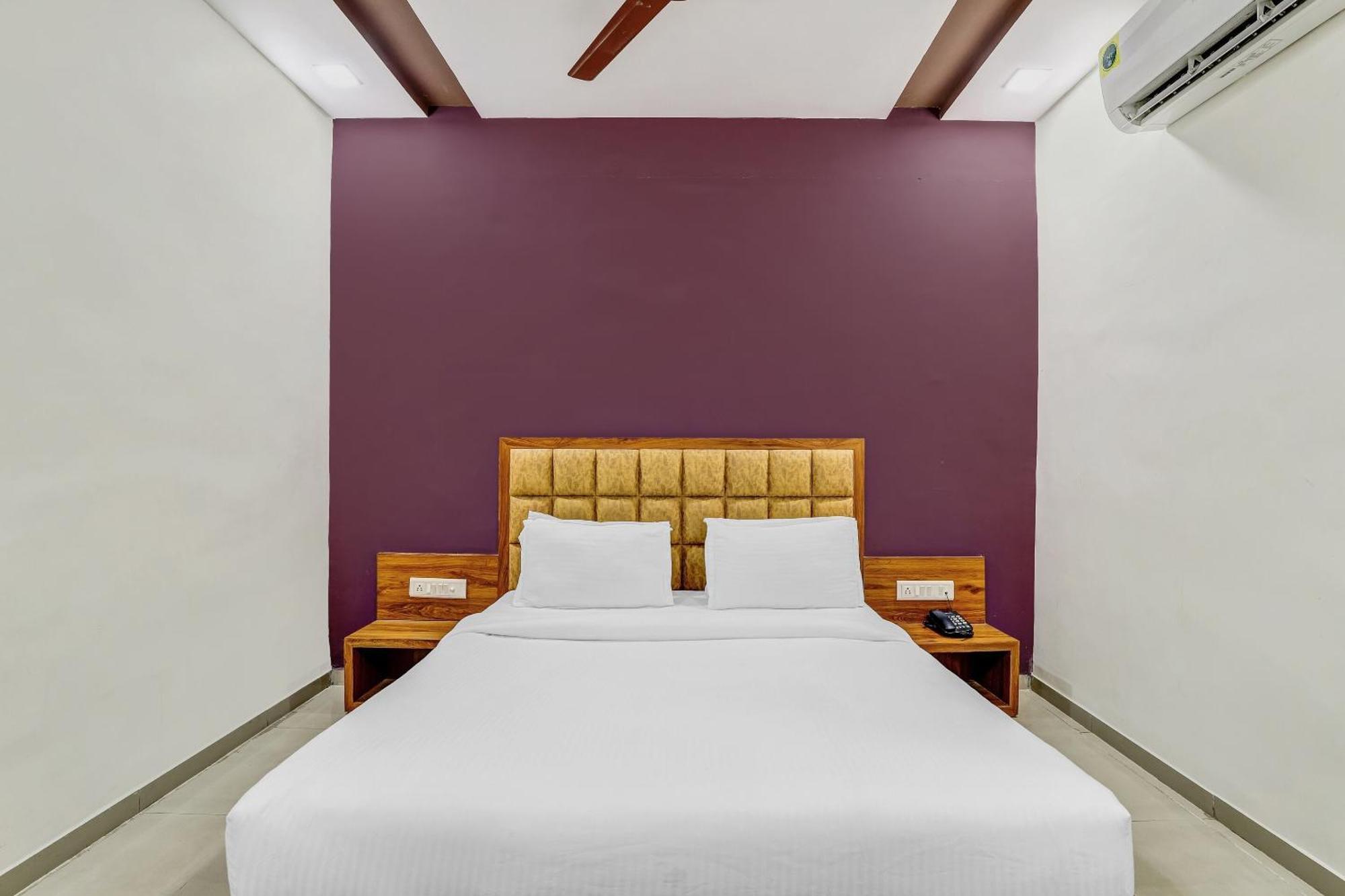 Capital O Maple View Hotel Naroda Екстериор снимка
